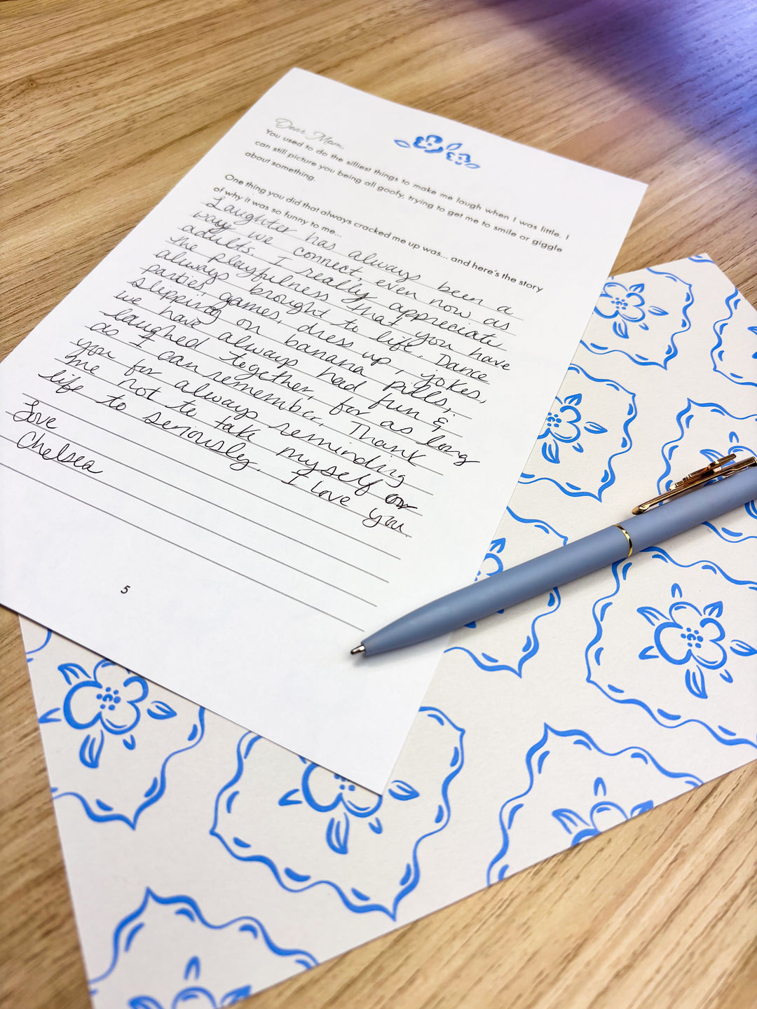 Mom, I Want You to Know: Letters to Share Your Love, Memories, and Heart With Her