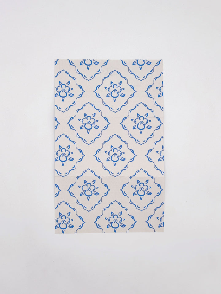 Mom, I Want You to Know: Letters to Share Your Love, Memories, and Heart With Her