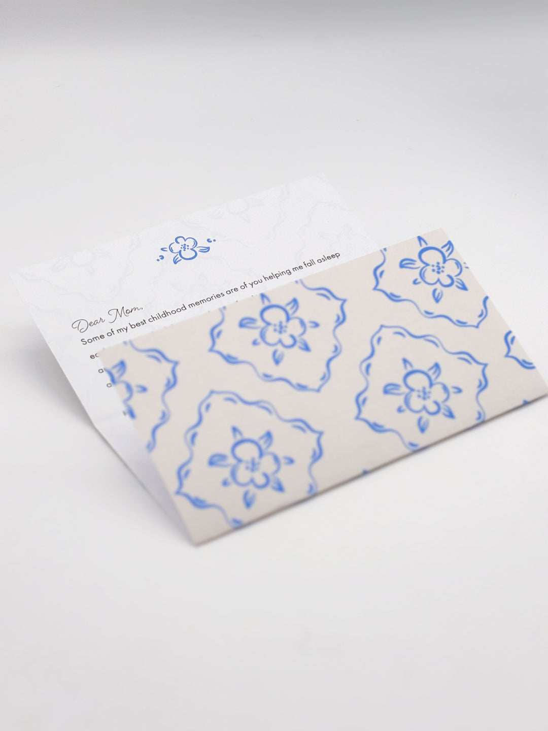 Mom, I Want You to Know: Letters to Share Your Love, Memories, and Heart With Her